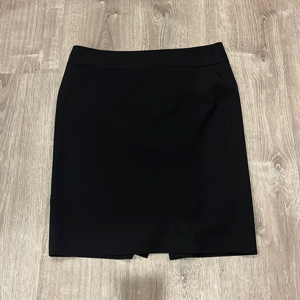 Banana Republic black skirt